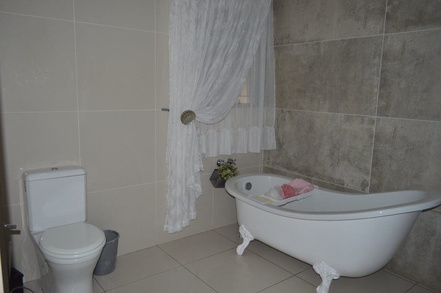 3 Bedroom Property for Sale in Wilkoppies North West